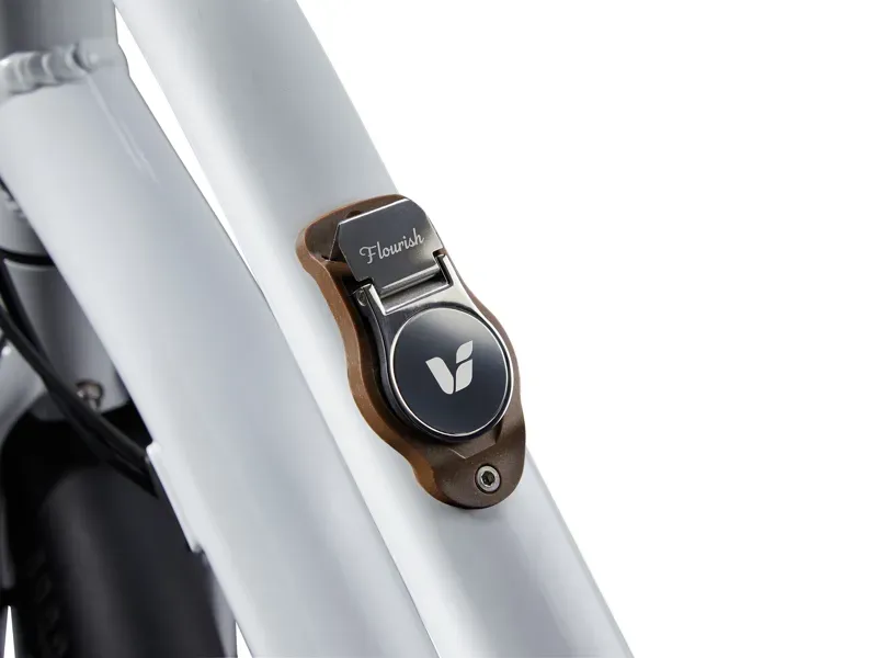 Liv Flourish 3 Disk Hybrid City Bike in White-3