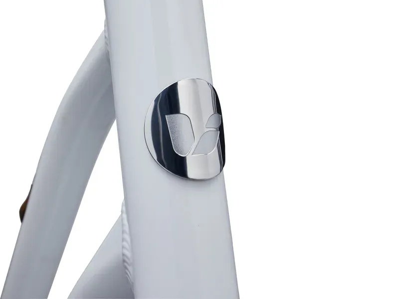 Liv Flourish 3 Disk Hybrid City Bike in White-4