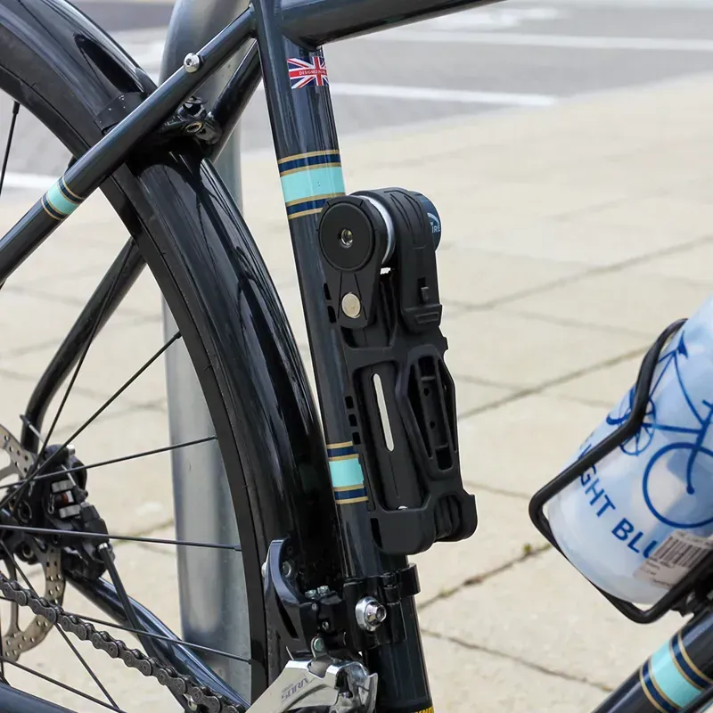 Squire Folda FL690 650mm Folding Lock in Black -4