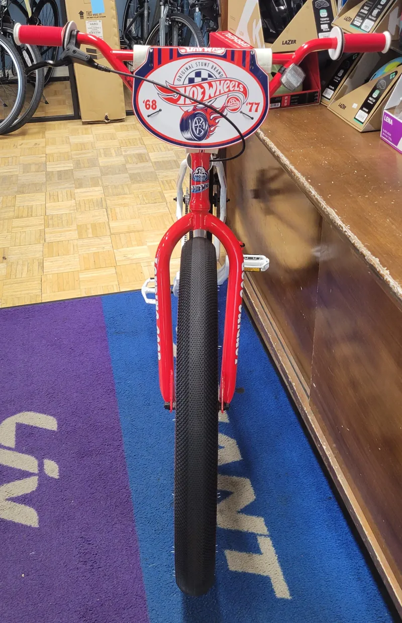 Hotwheels Monster Ripper 29+ Icy White Limited Edition - Blemished-3